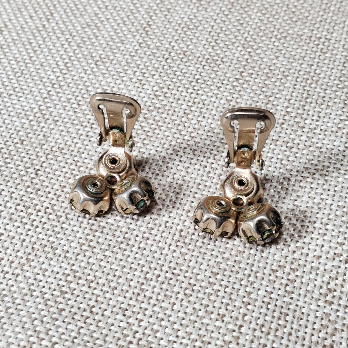 50s Vintage Clip Earrings with Three Root Beer Rhinestones by Weiss