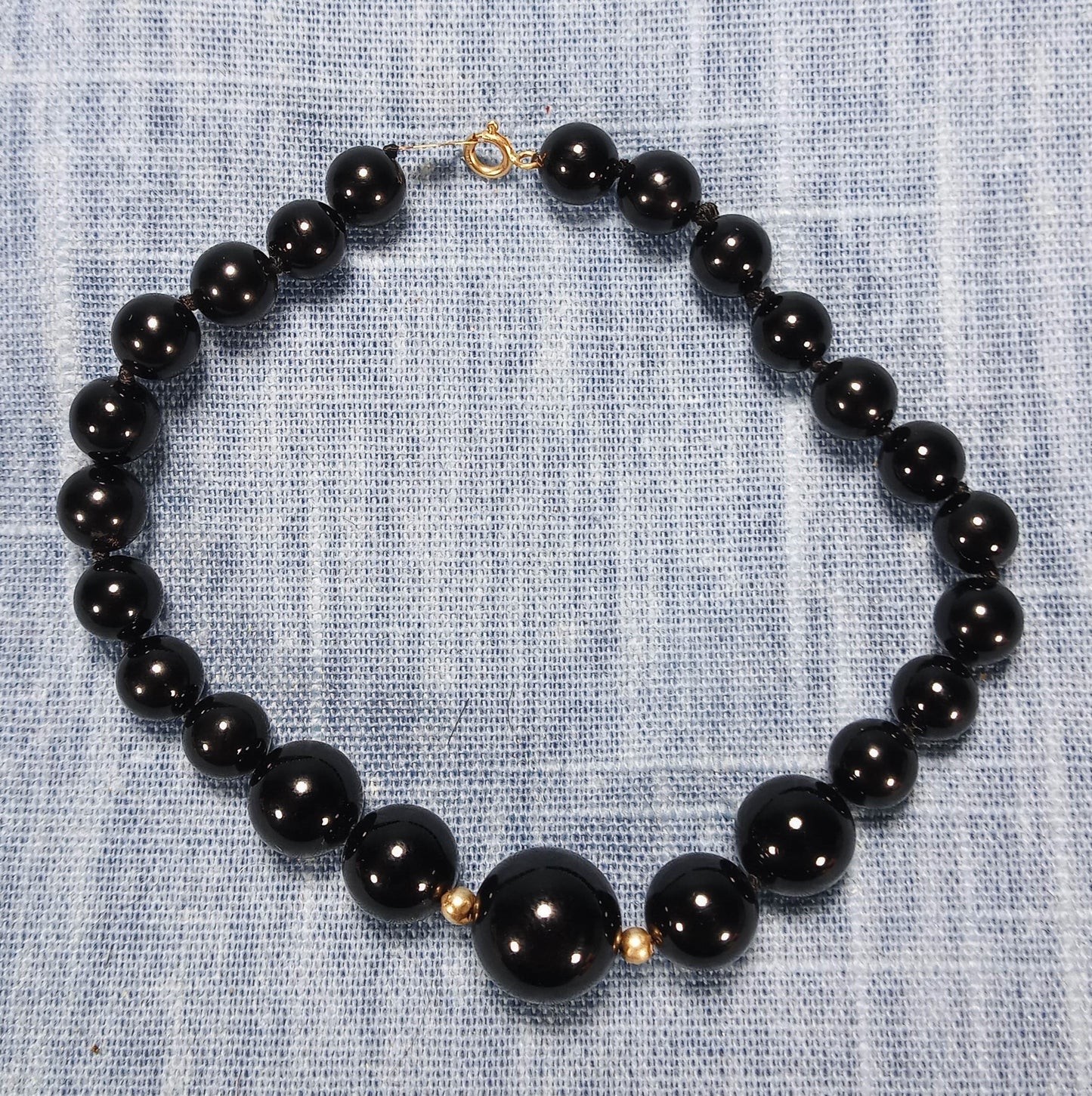1960s Graduating Black Bead Vintage Bracelet
