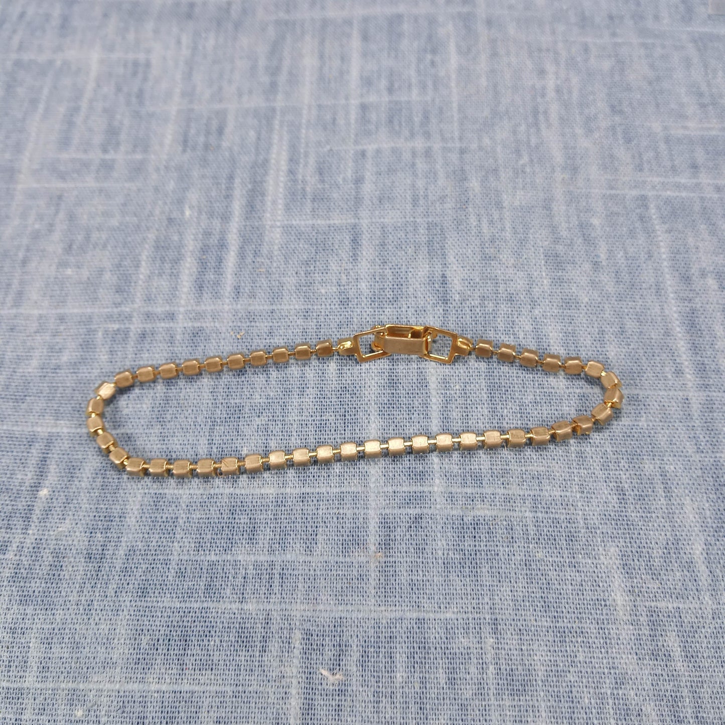 1950s Vintage Bracelet with a Single Strand of Clear Rhinestones