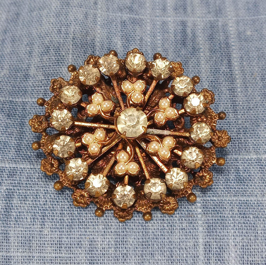 1940s Vintage Clear Rhinestone and Pearl Bead Filigree Brooch