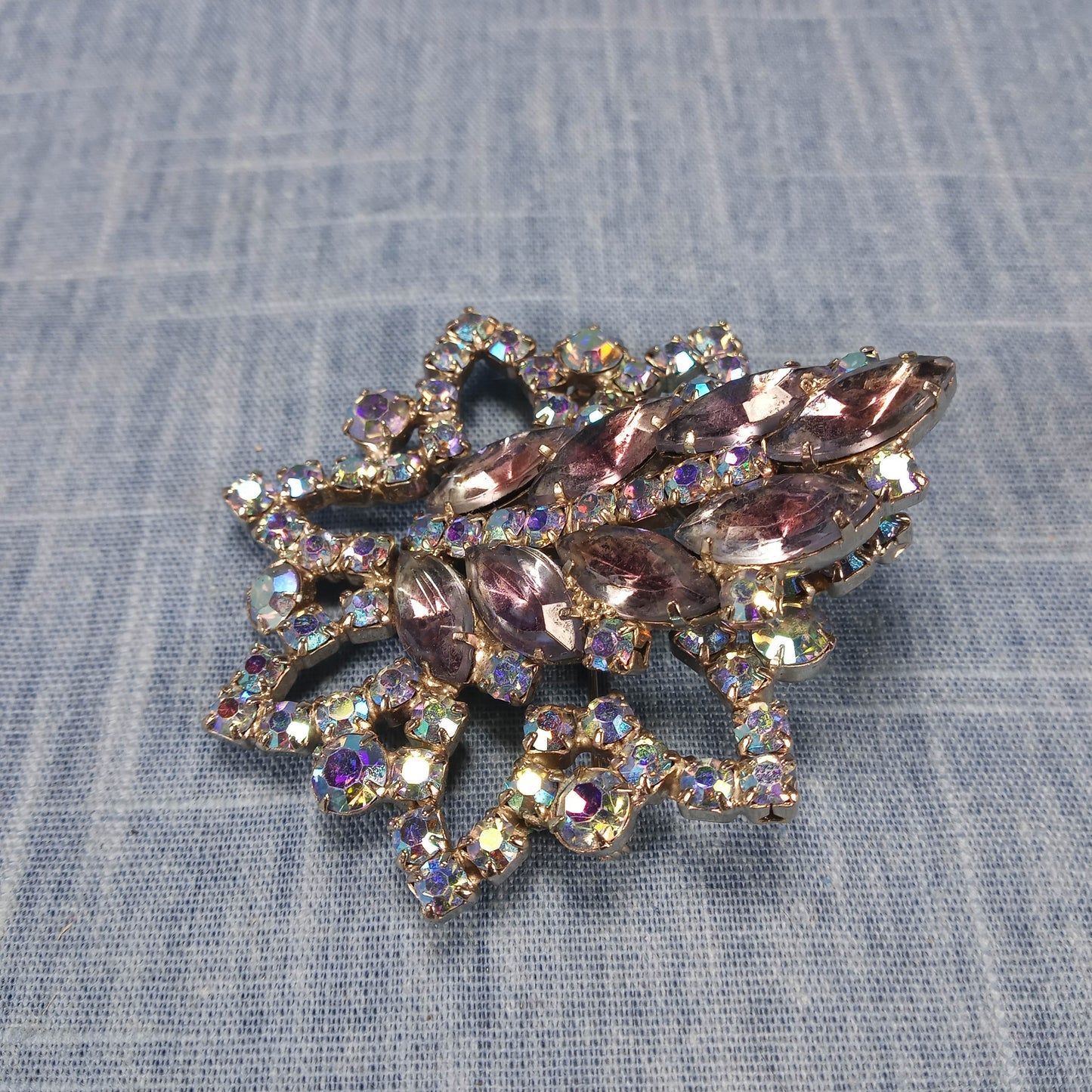 1950s Vintage Aurora Borealis Rhinestone Leaf on Starburst Brooch