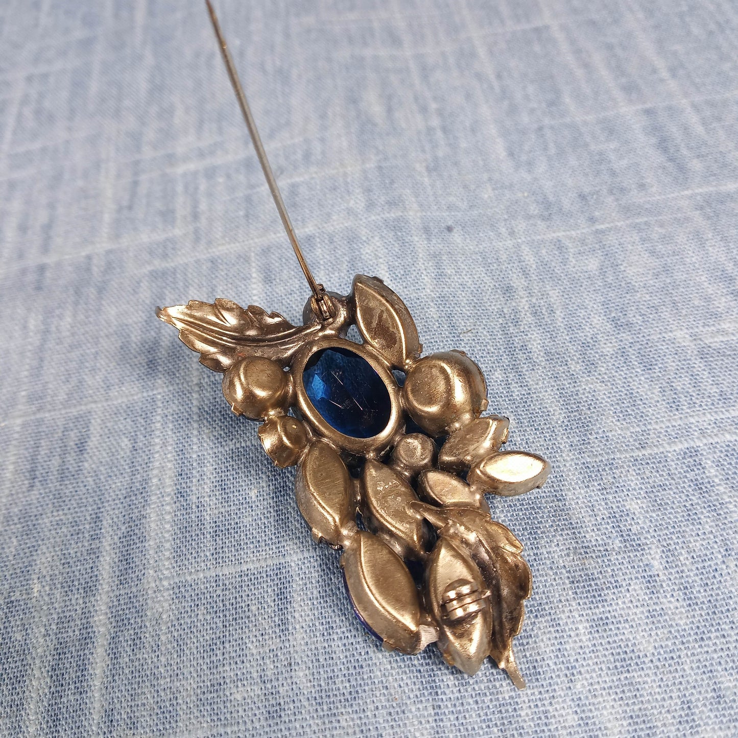 1950s Vintage Pin with Dark Blue Rhinestones and Silver Tone Leaves