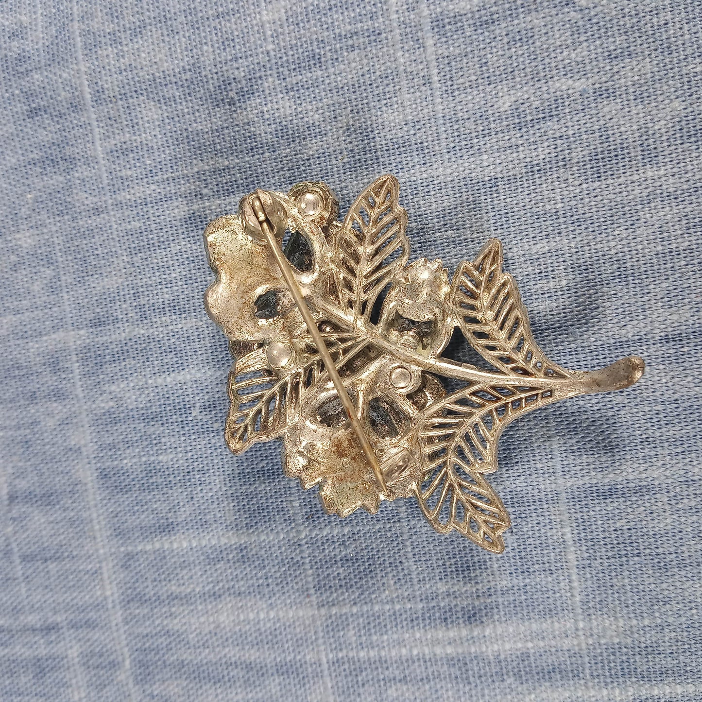 1930s Vintage Filigree Leaf Pin with Clear Rhinestones