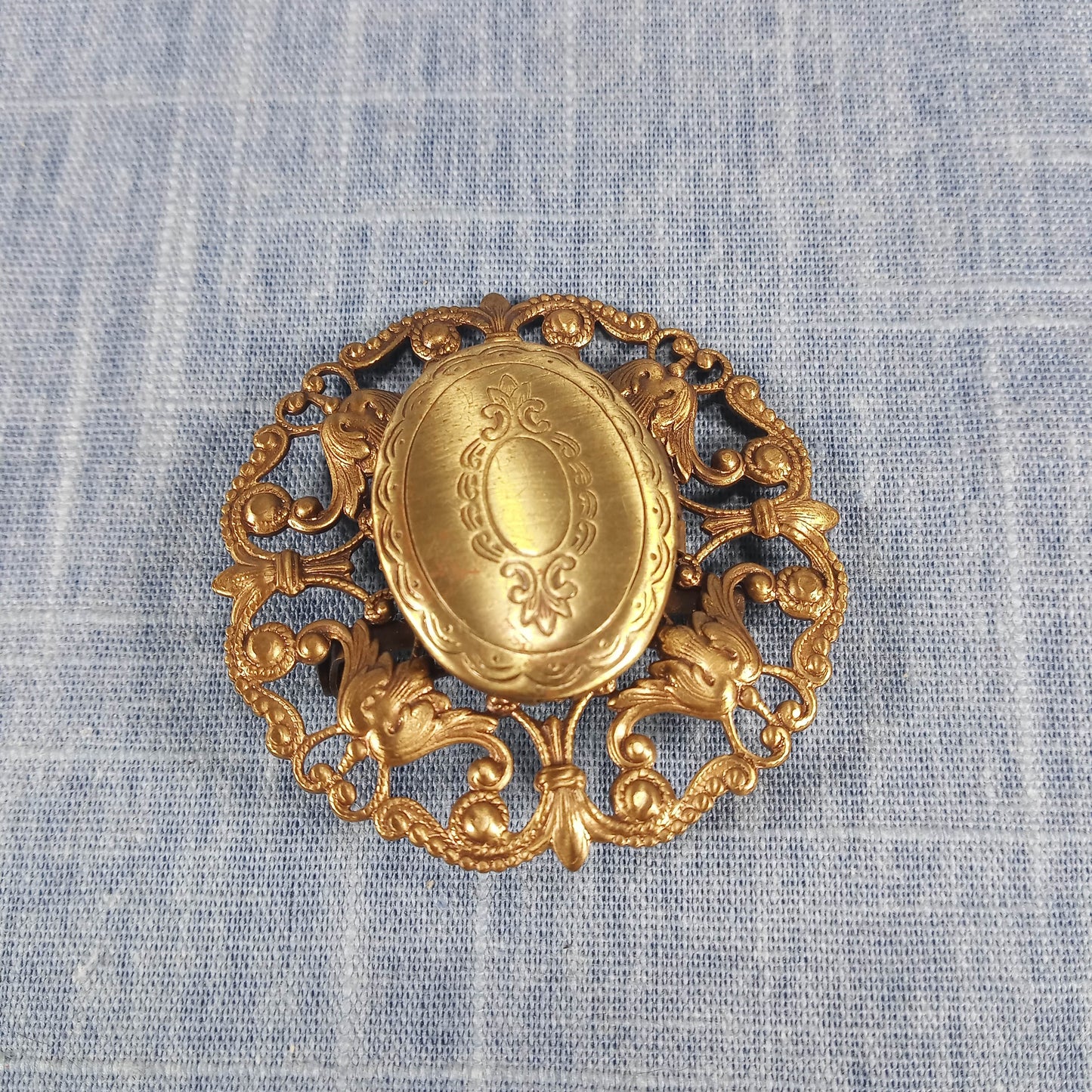 1940s Vintage Locket Brooch with Gold Tone Metal Work