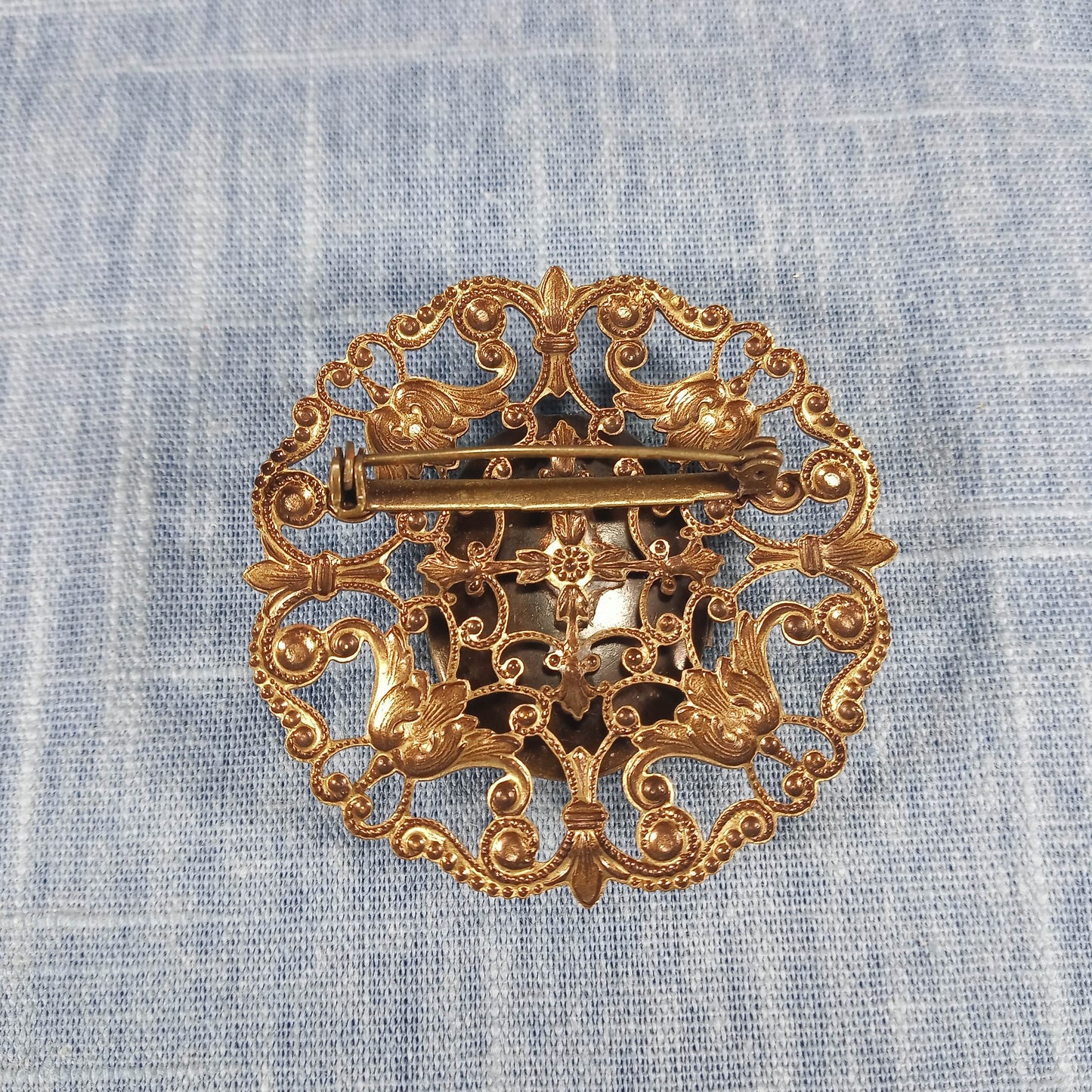 1940s Vintage Locket Brooch with Gold Tone Metal Work