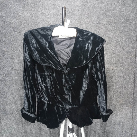 1960s Vintage Short Coat in Black Velvet with Large Collar by Gloria Swanson