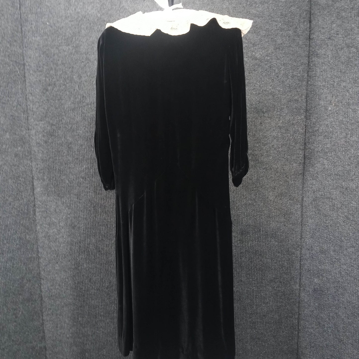 1920's Vintage Black Silk Velvet Drop Waist Flapper Dress