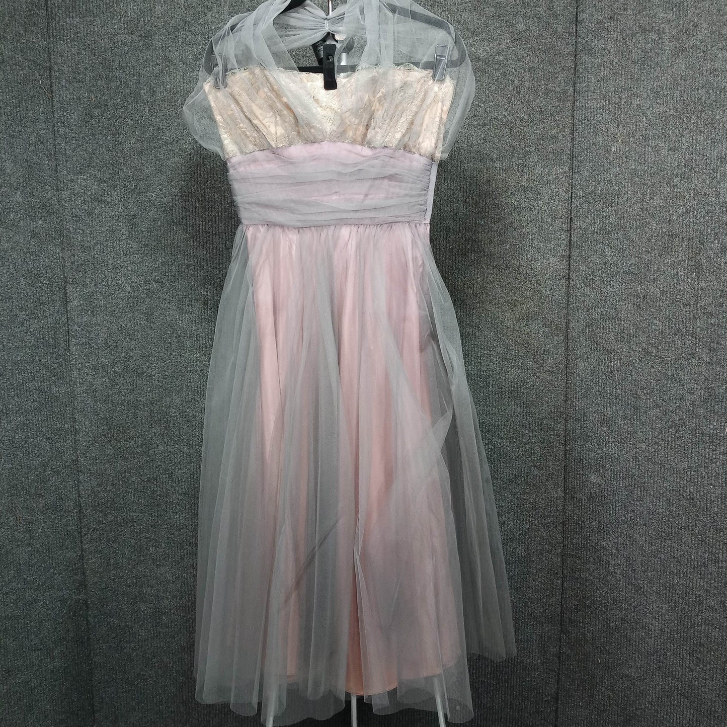 1950's Tulle Lace Shelf Bust Halter Party Dress