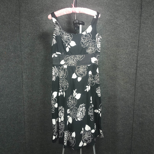 1990s Vintage Black & White Cotton Floral Dress