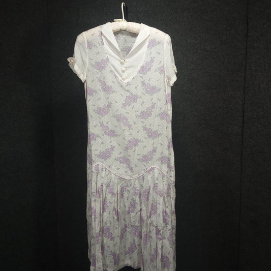 1920s Vintage White Lavender Floral Cotton Drop Waste Lawn dress