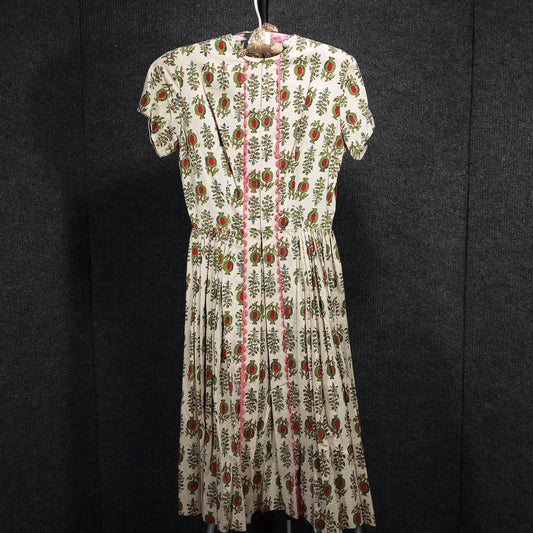 1950s Vintage Ecru Red Green Floral Print Cotton Circle Dress with Ric Rac Trim