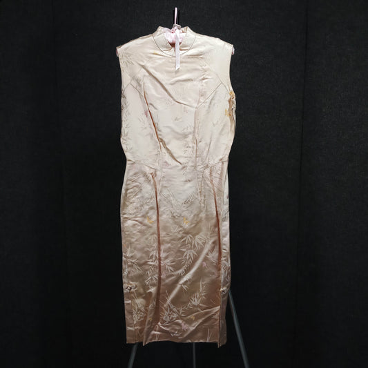 1950s Vintage Dress in Cream and Pink Silk Damask with Matching Belt by Dynasty