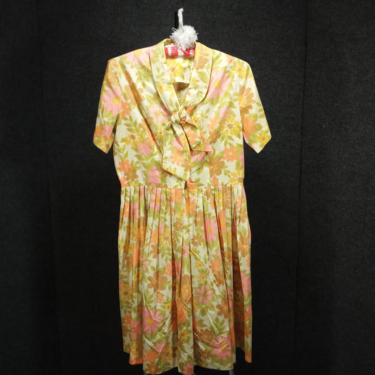 1950s Vintage Yellow Daisy Print Circle Dress