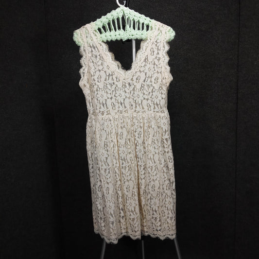 1970s Vintage Cream Lace Nighty Dress