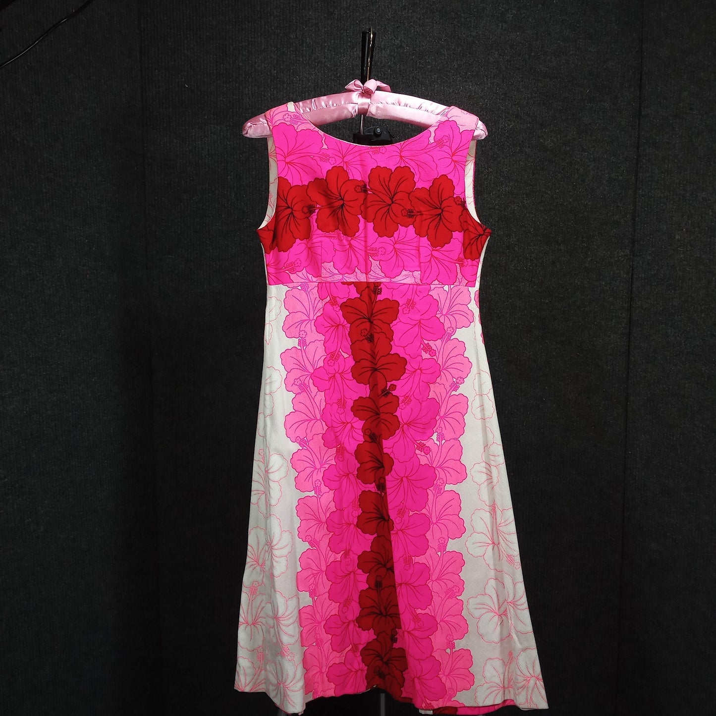 1960's Pink and Red Hawaiian All Cotton Sleeveles Dress by Ui-Maikai