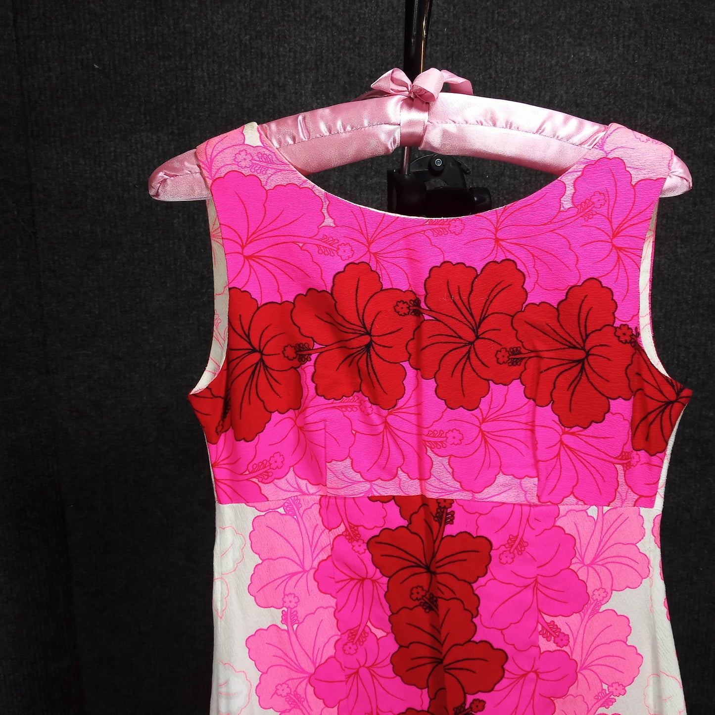 1960's Pink and Red Hawaiian All Cotton Sleeveles Dress by Ui-Maikai
