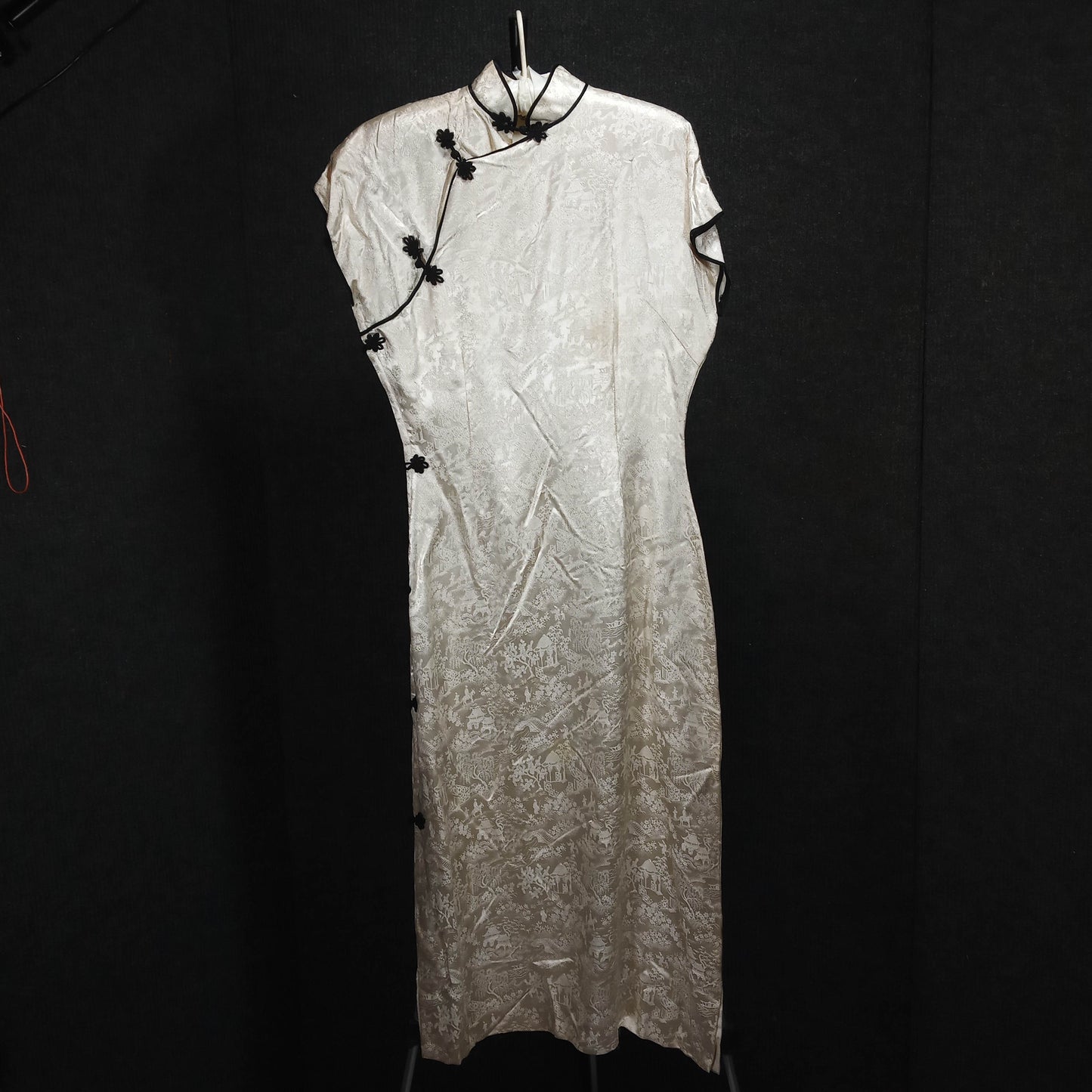 1950's Cream Silk Damask Wiggle Dress with black Piping Made in Japan