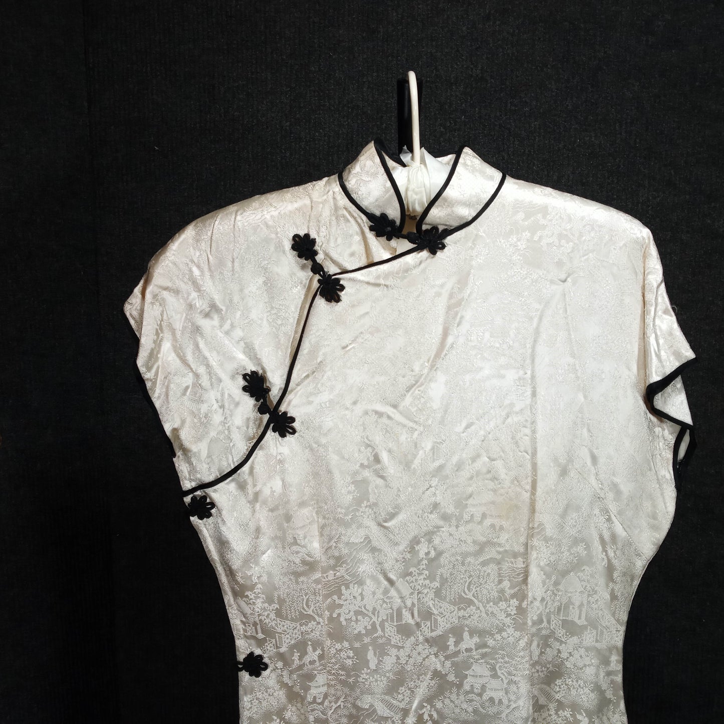 1950's Cream Silk Damask Wiggle Dress with black Piping Made in Japan