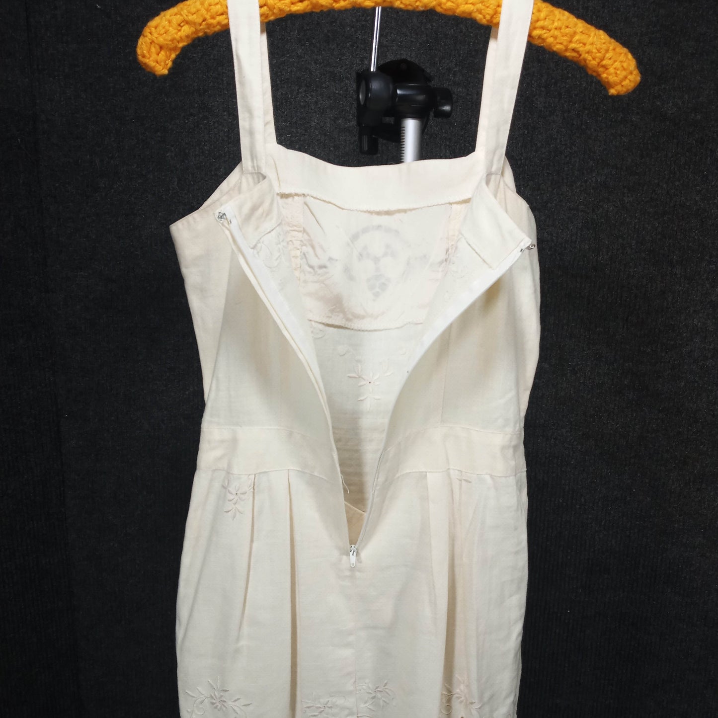 1950's Blush Lace Sleeveless Wiggle Dress