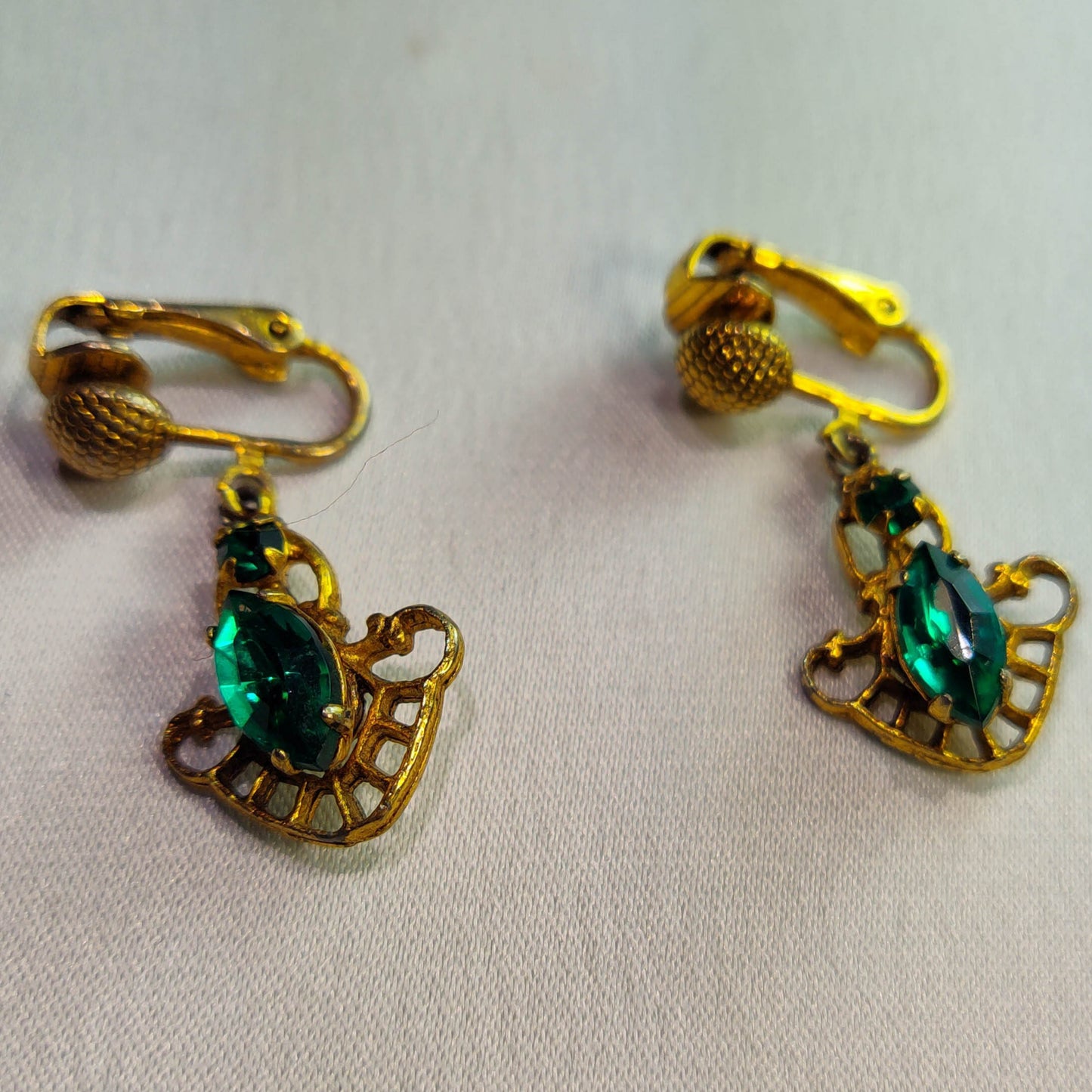 1970's Green Rhinestone and Filigree Dangle Clip Earrings