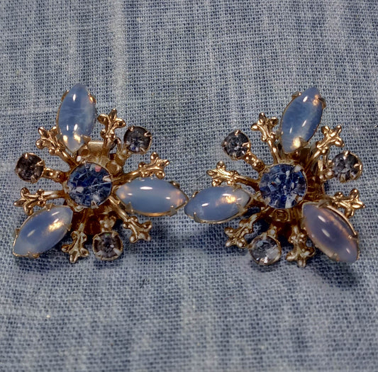 1950s Vintage Blue Glass and Clear Rhinestone Filigree Clip Earrings