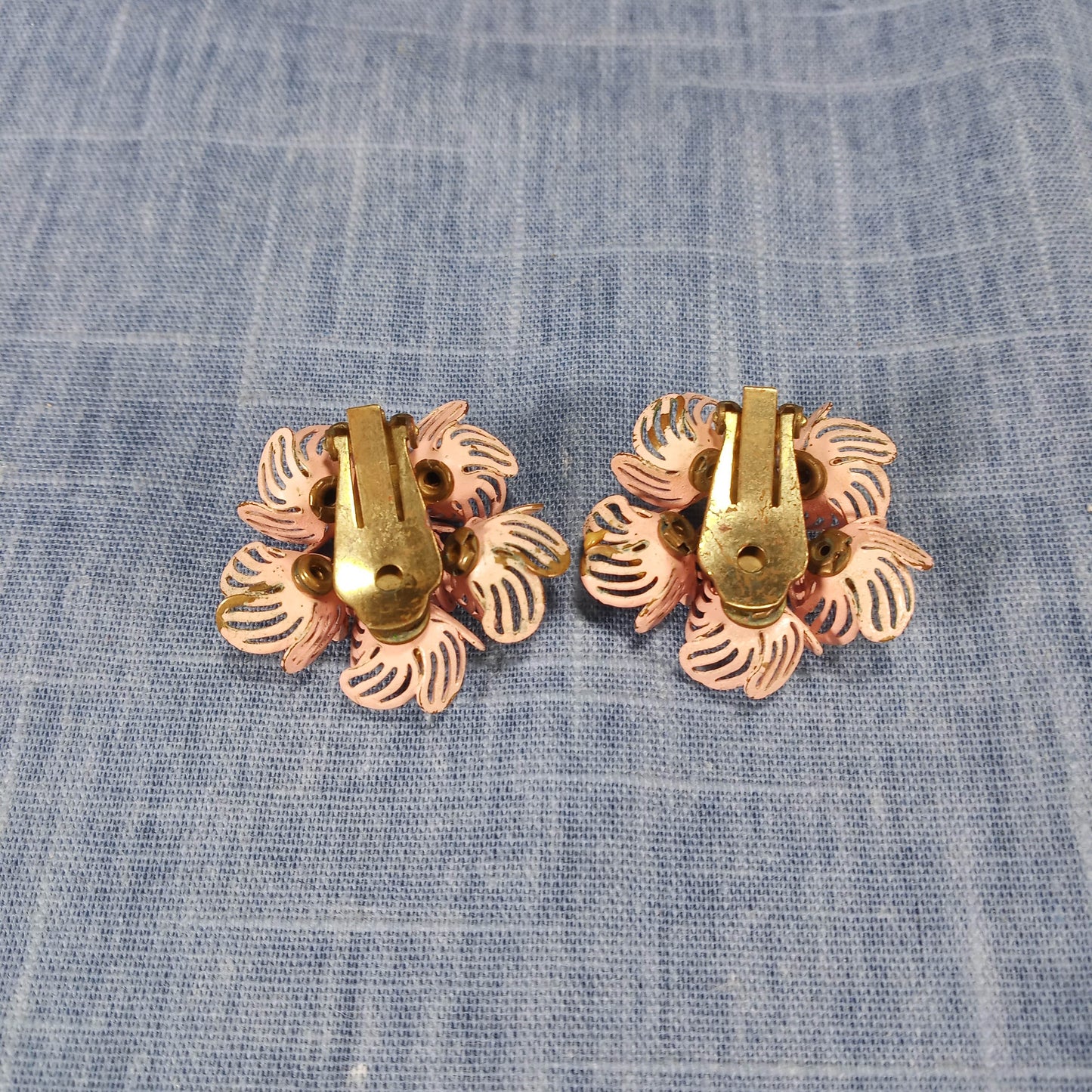 1950s Vintage Flower Clip Earrings with Pink Rhinestones and Enamel