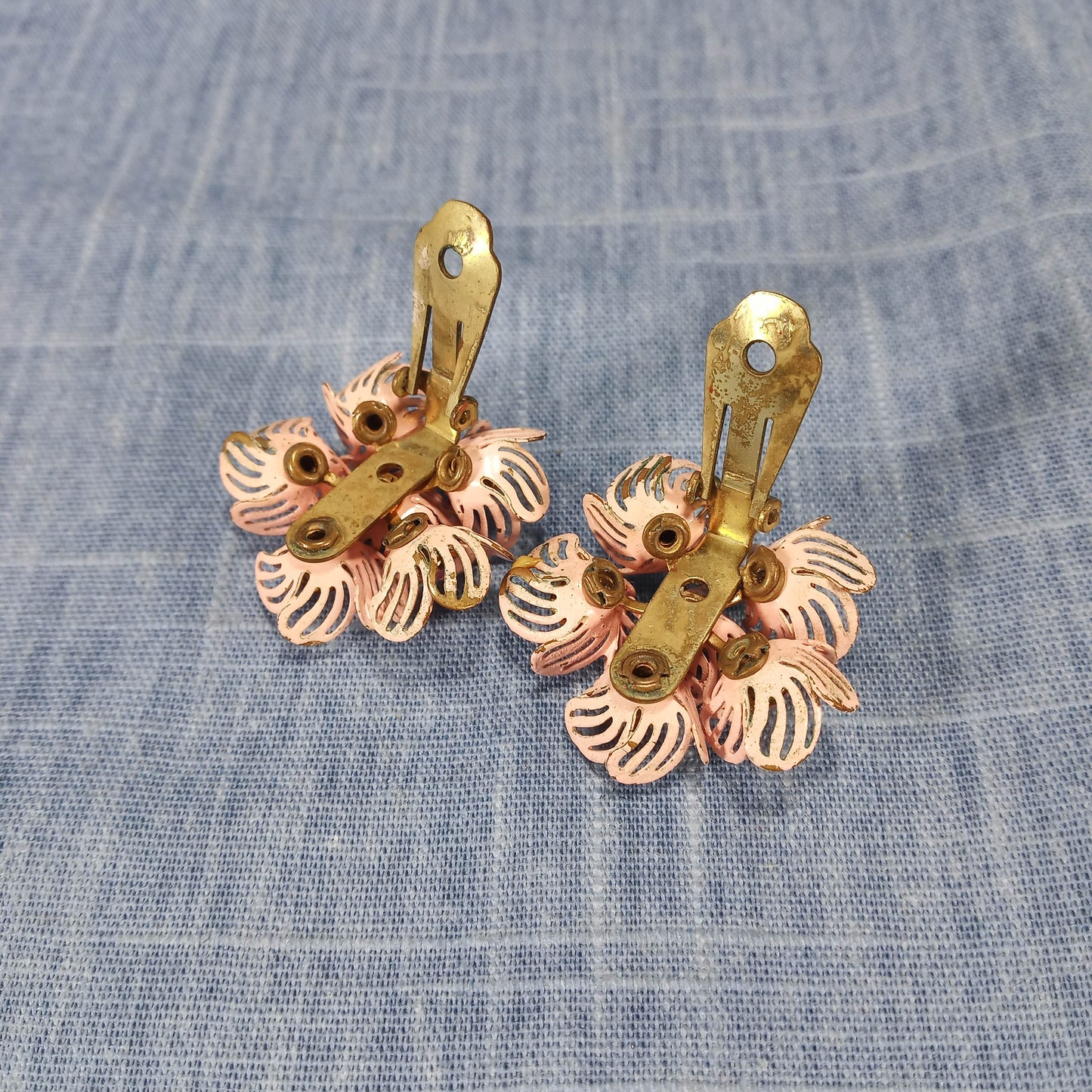 1950s Vintage Flower Clip Earrings with Pink Rhinestones and Enamel