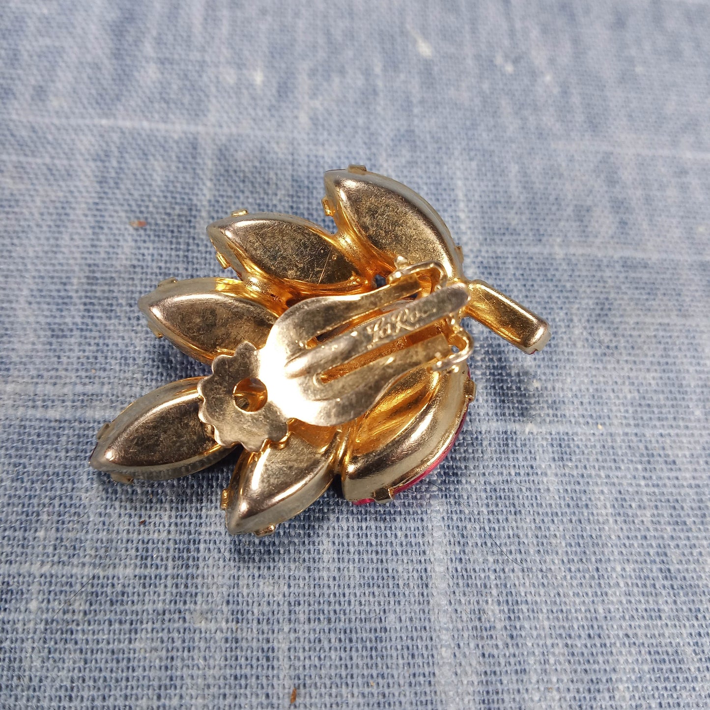 1950s Vintage Clip Earrings with Pink Rhinestones in a Leaf Design by LaRoca