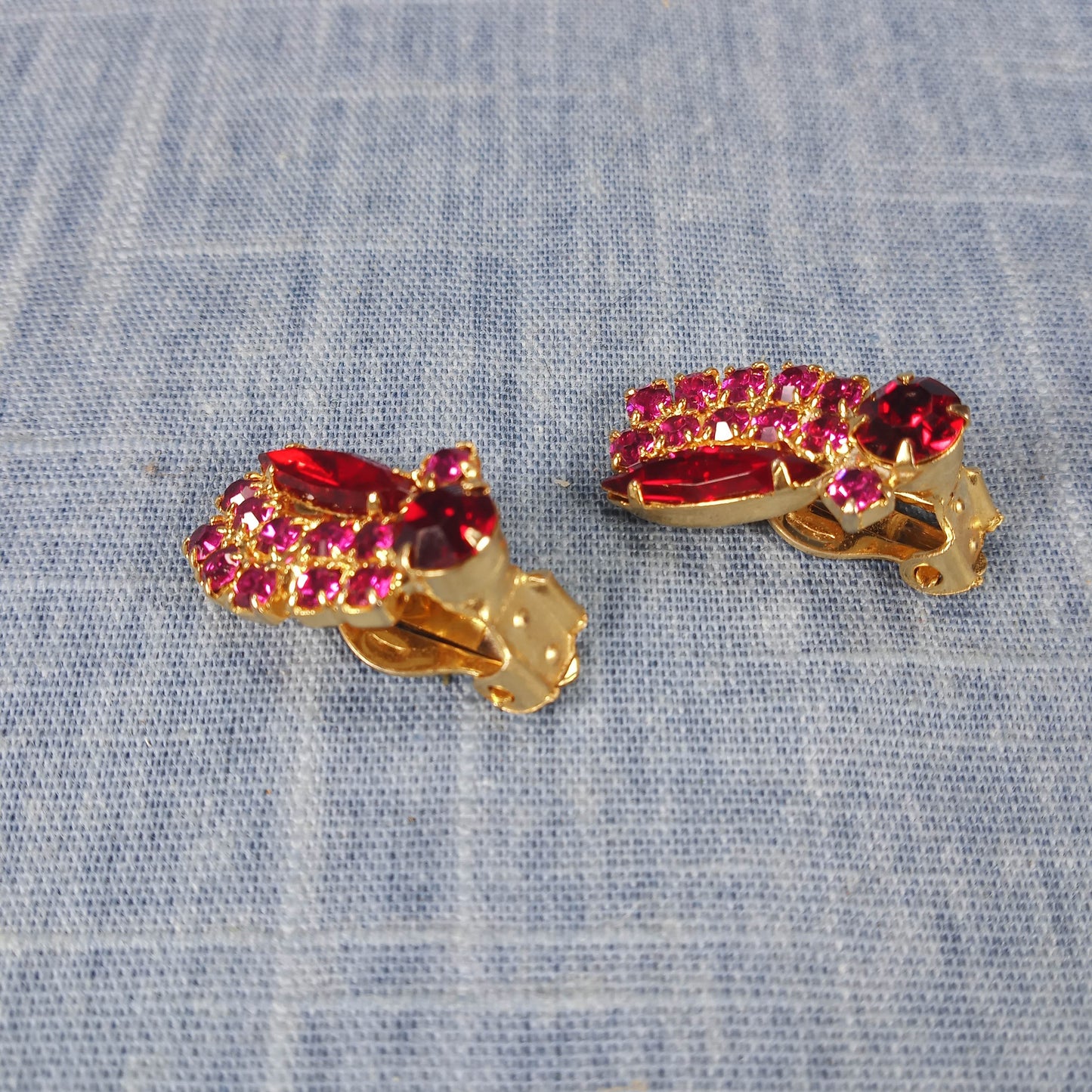 1960s Vintage Clip Earrings with Pink and Red Rhinestones