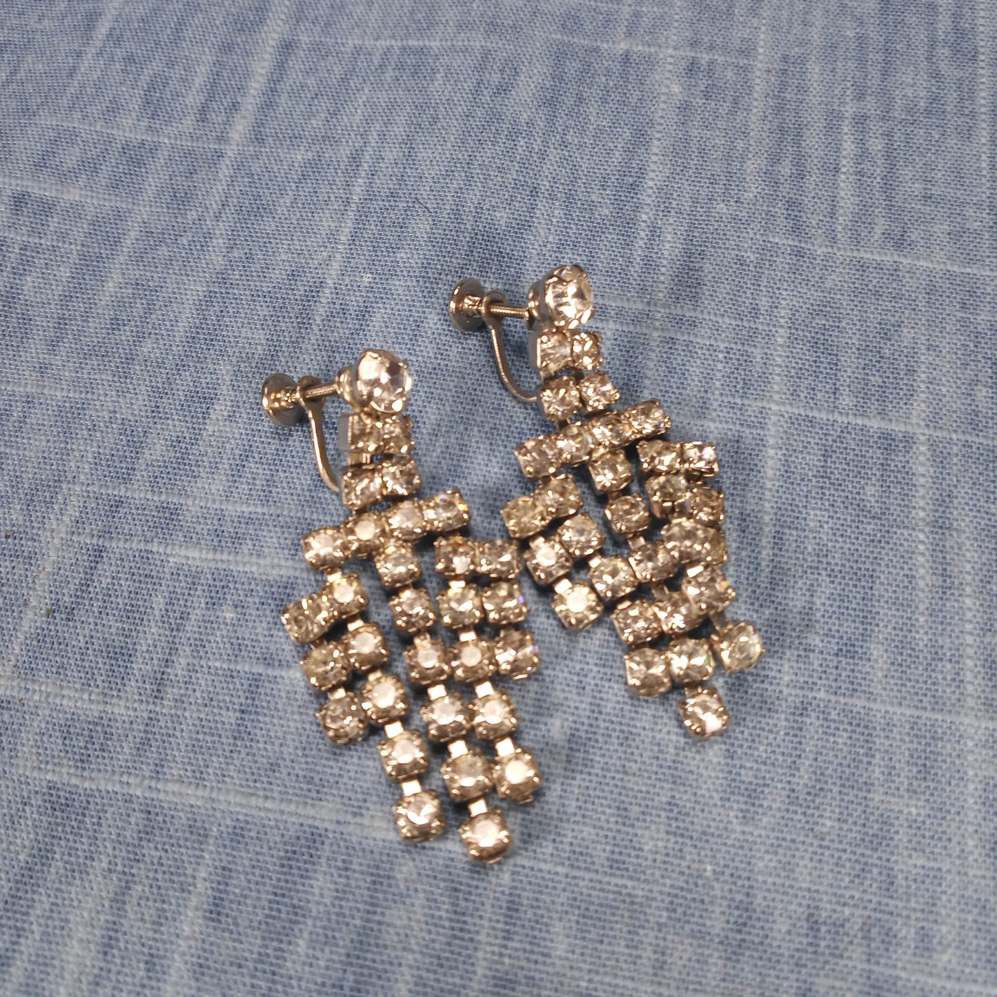 1950s Vintage Dangle Screw Back Earrings with Clear Rhinestones