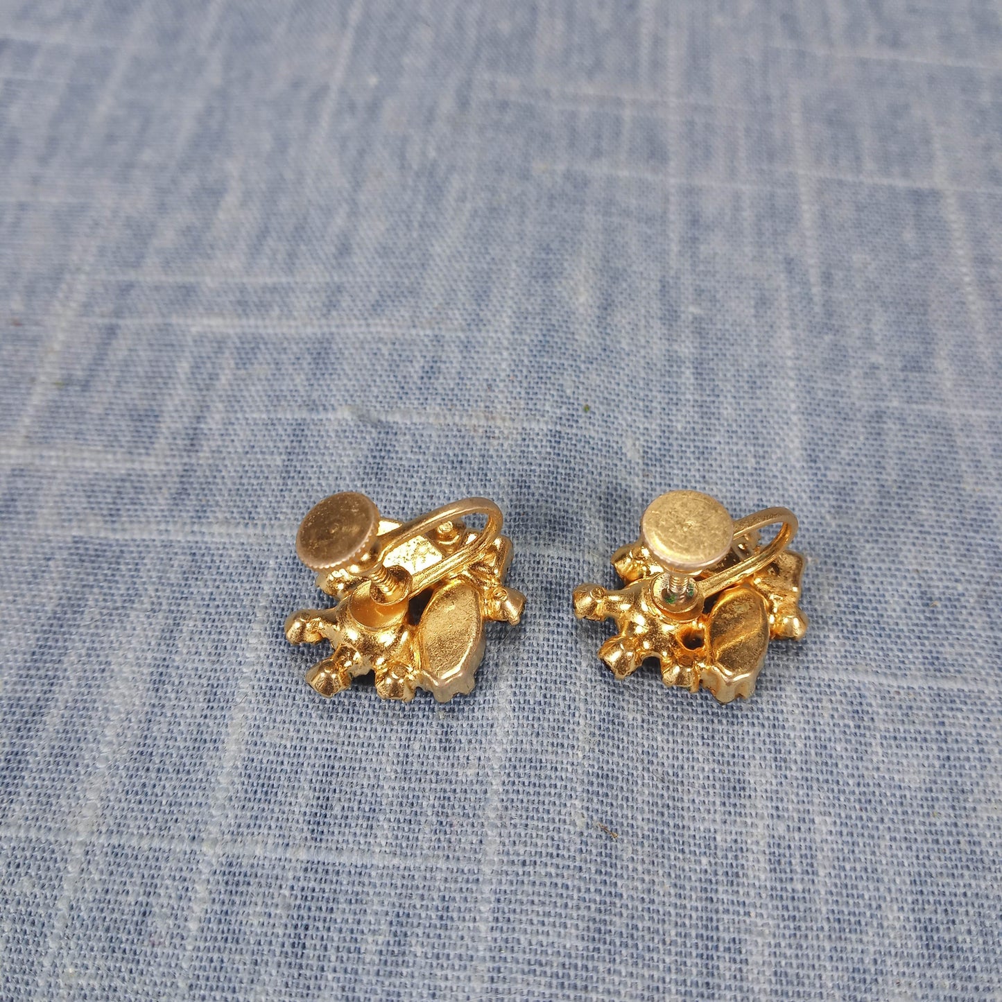 1960s Vintage Screw Back Earrings with a Cluster of Red and Clear Rhinestones