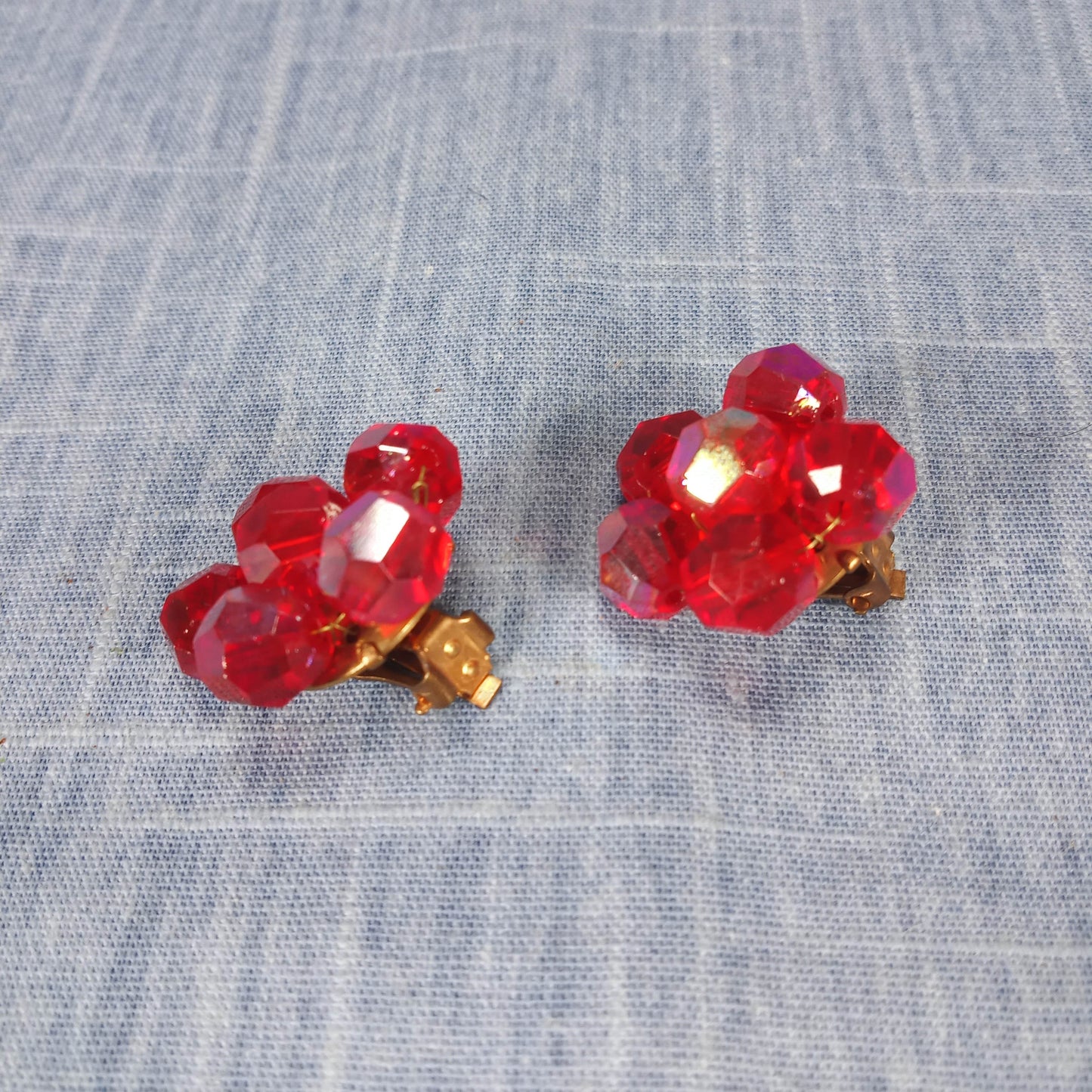 1950s Vintage Clip Earrings with Cherry Red Beads in a Flower Shape