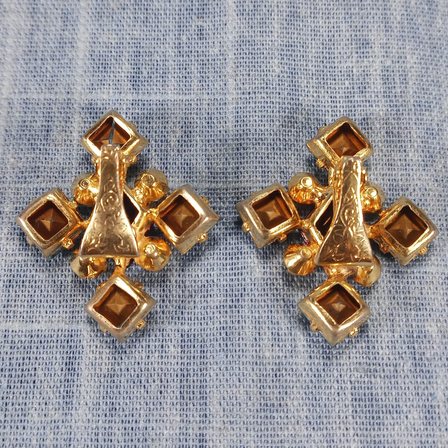 1950s Vintage Clip Earrings with Green and Purple Rhinestones in a Star Shape