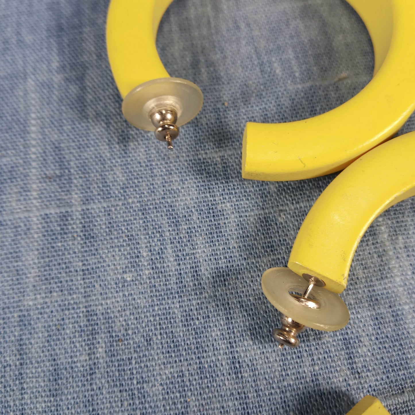1960s Vintage Hoop Pierced Earrings in Banana Yellow