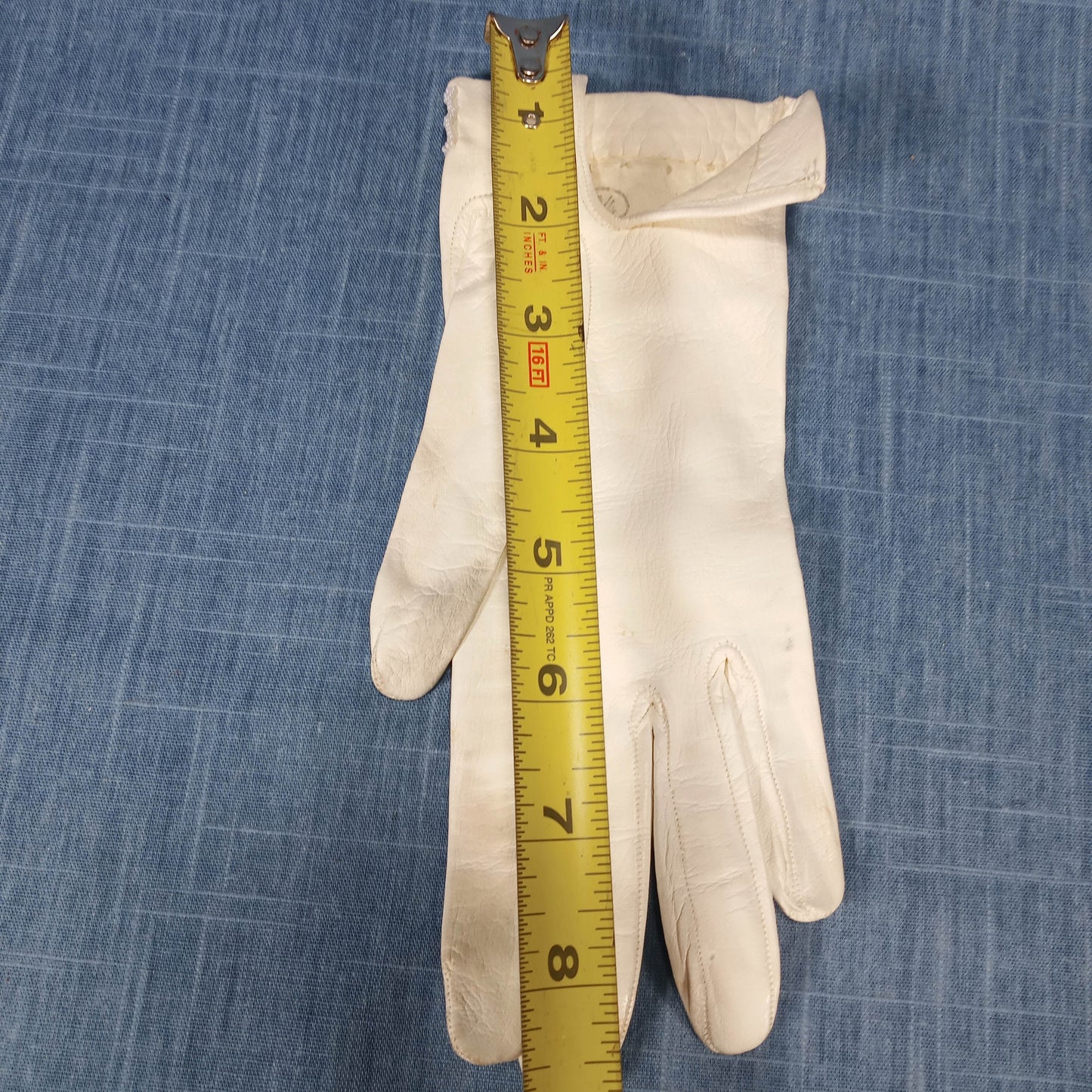 1950s White Kid Leather Short Gloves with Pearls and Rhinestones