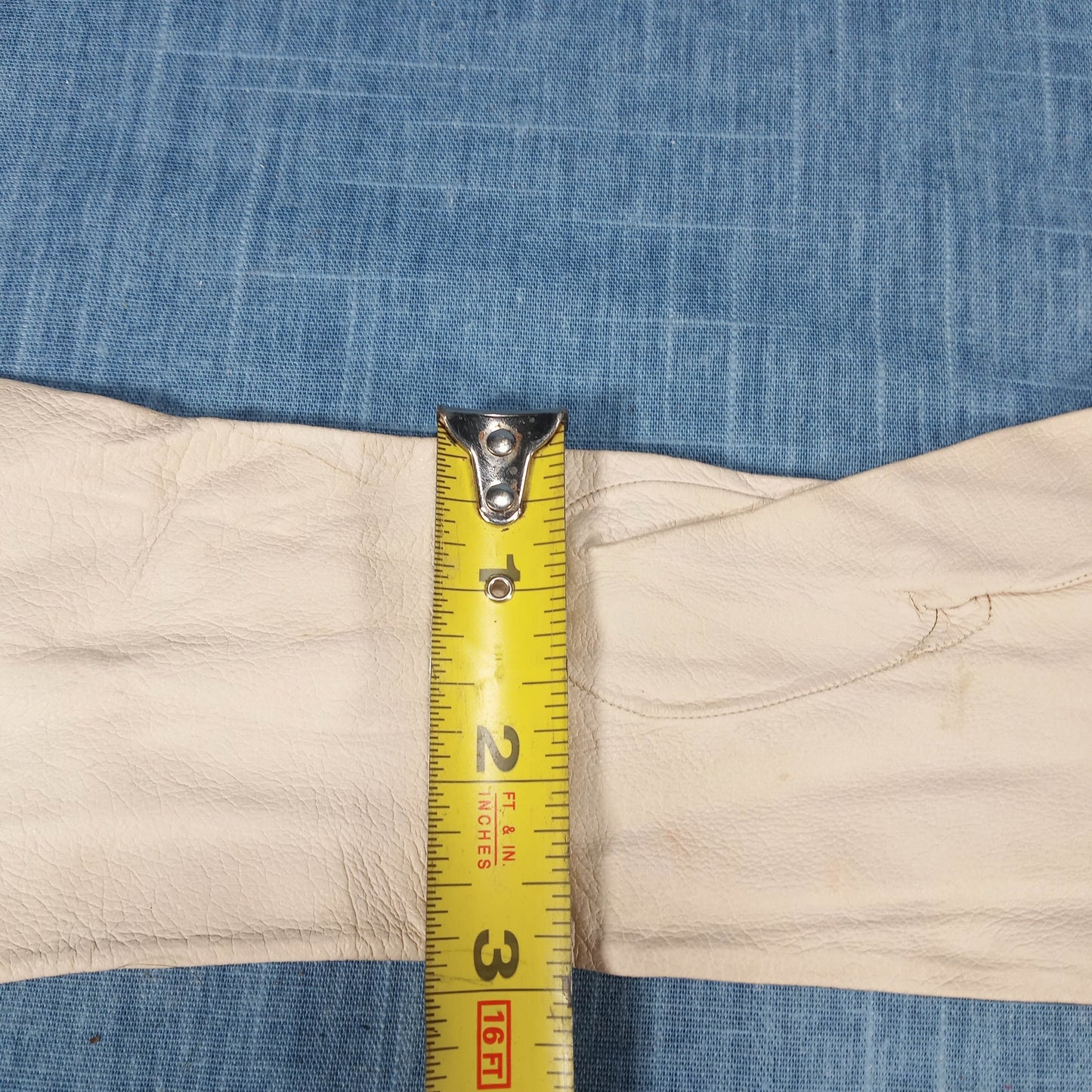 1940s Off White Kid Gloves Long Gloves by I Magnin