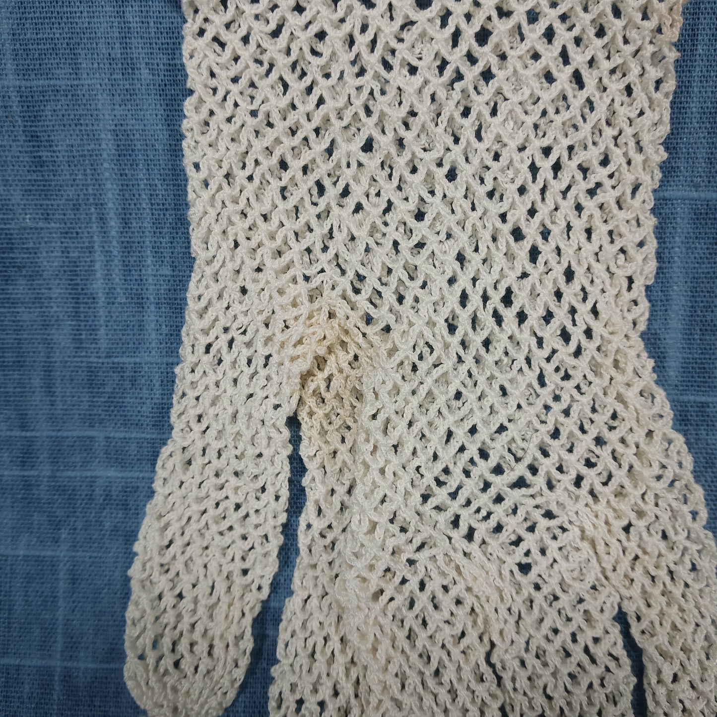 1910s White Hand Tatted Knit Rosette Gloves