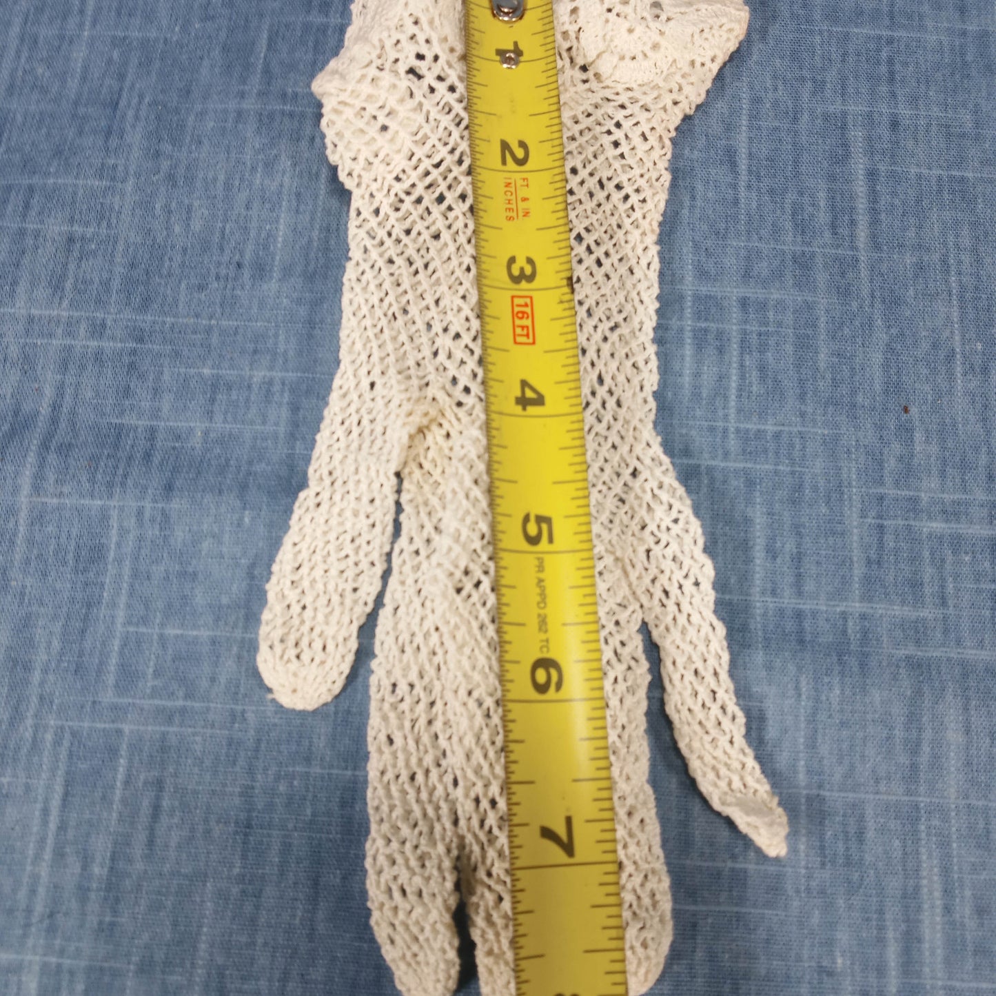 1910s White Hand Tatted Knit Rosette Gloves