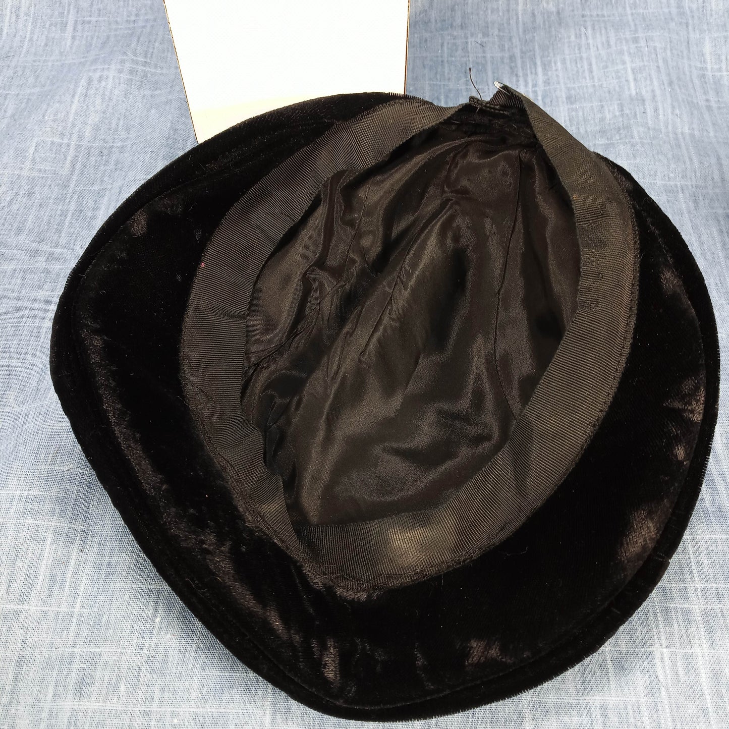 1940s Black Felt Beret Hat