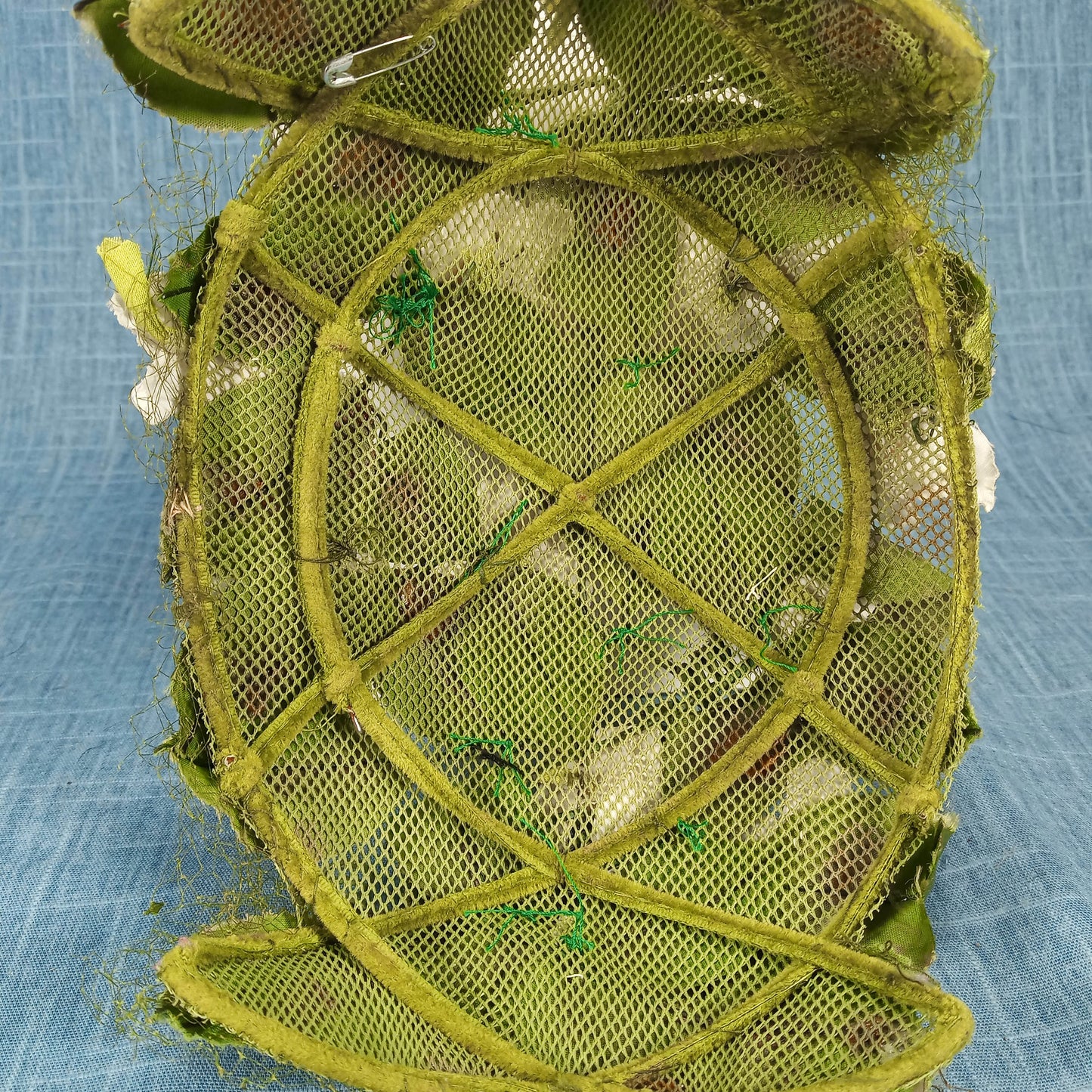 1950s White Flower Green Leaf Topper Hat