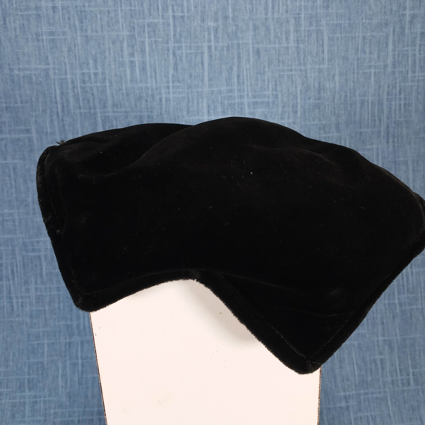 1940s Black Velvet Dinner Hat by Carroll
