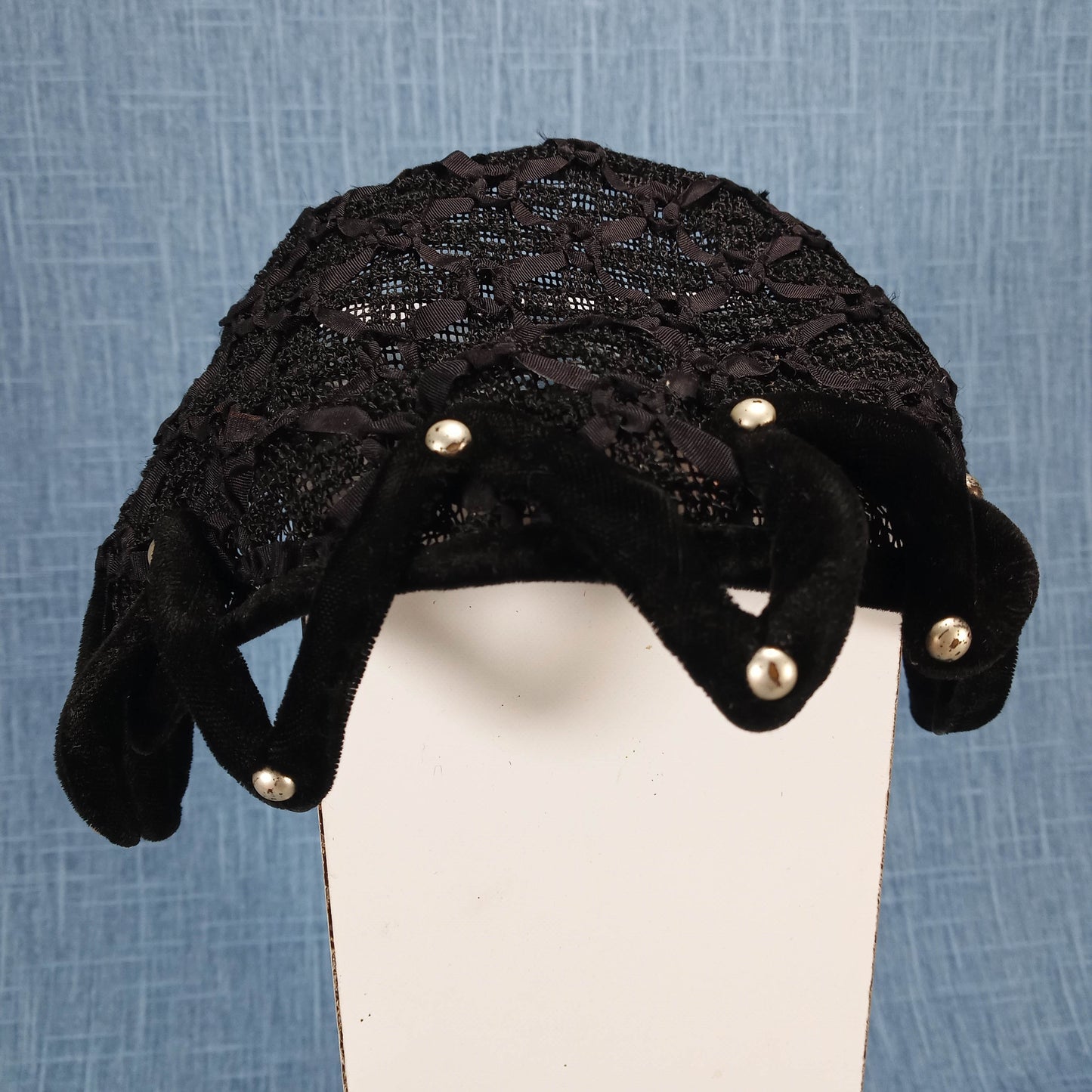 1940s Black Ribbon and Lace Velvet Head Piece with Pearl Detail