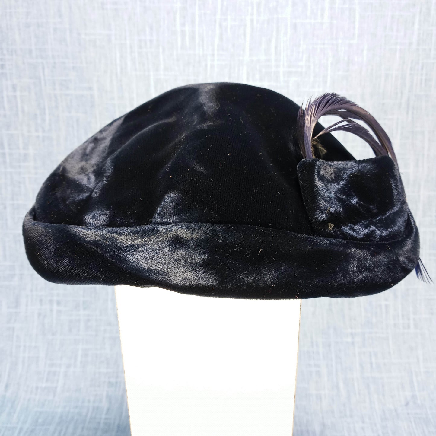 1940s Navy Blue Silk Velvet Hat with Rooster Tail Feathers