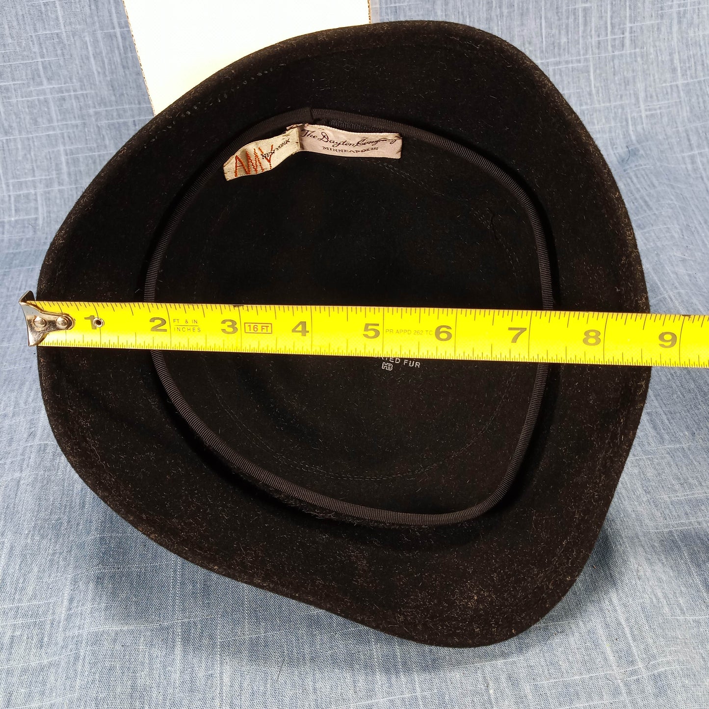 1940s Vintage Black Wool Flecked Cloche Hat by The Dayton Company