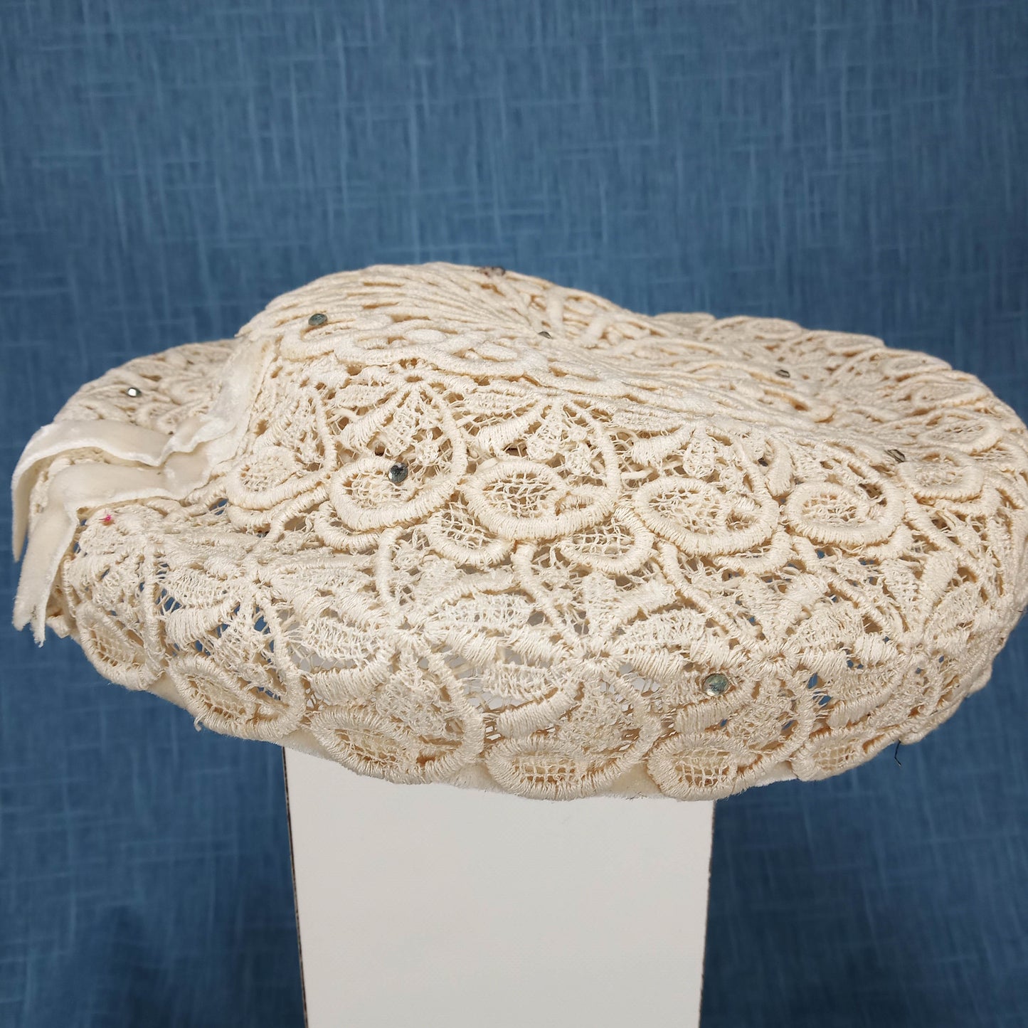 1930s Cream Lace Rhinestone Saucer Hat