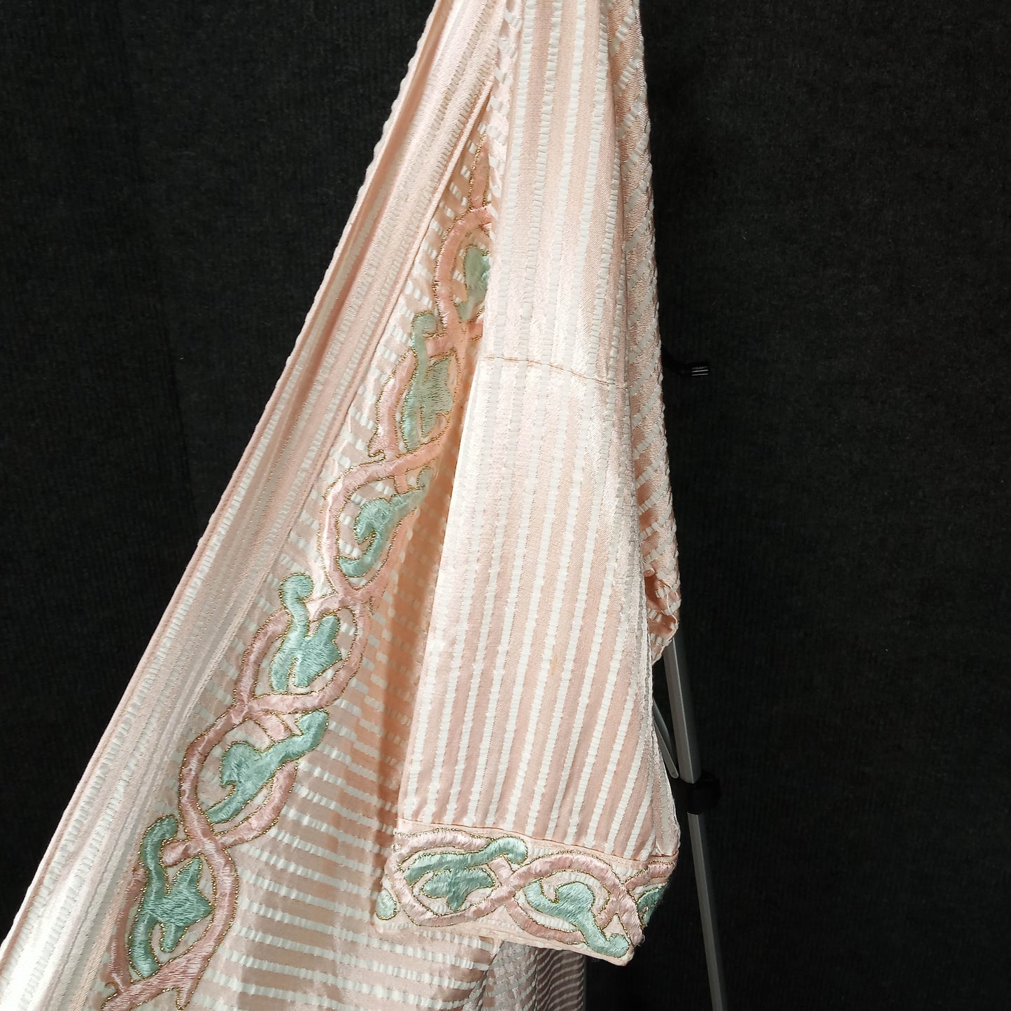 1950's Pink White Stripe Embroidered Robe/Dressing Gown