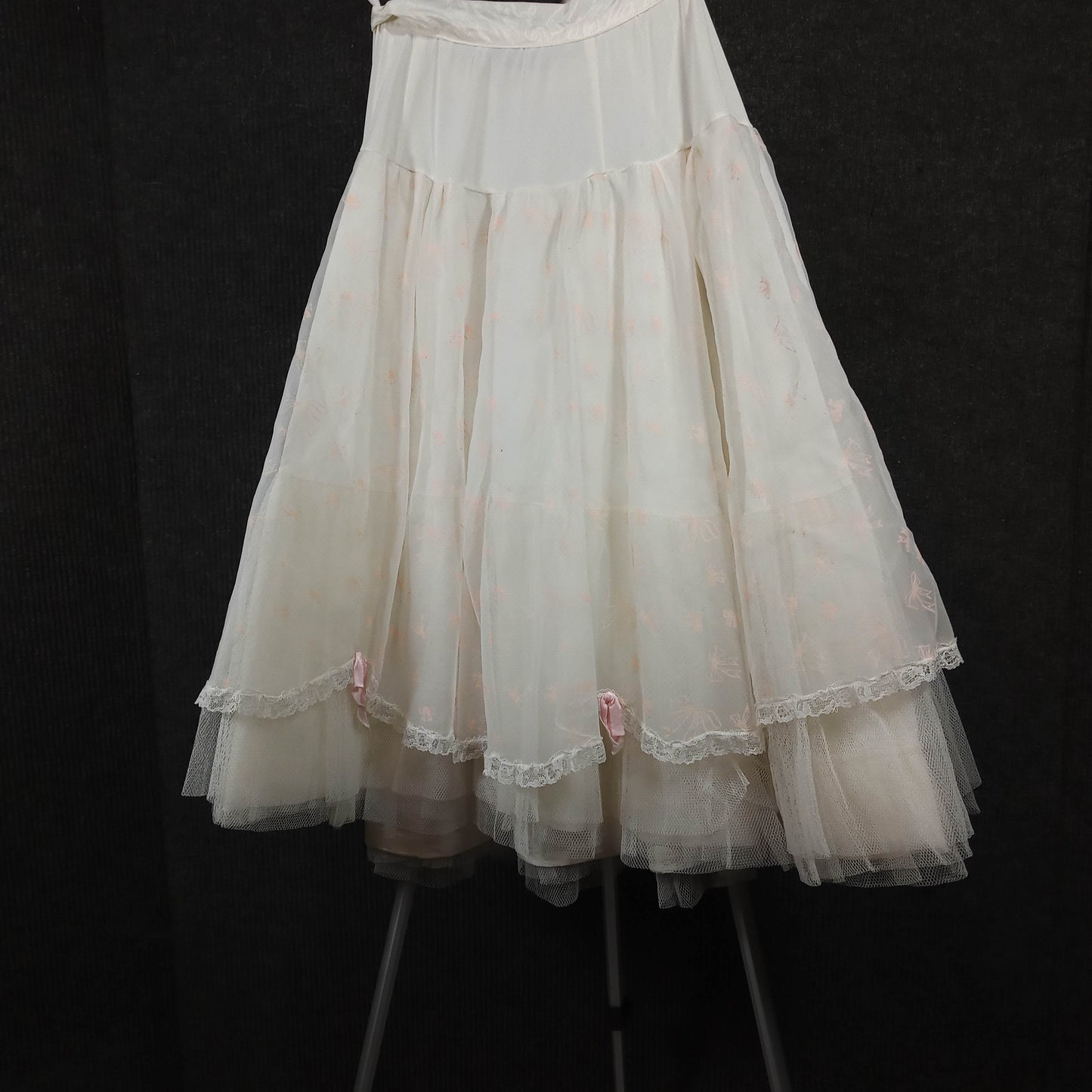 1950s Vintage White and Pink Bow Print Multi Layered Crinoline