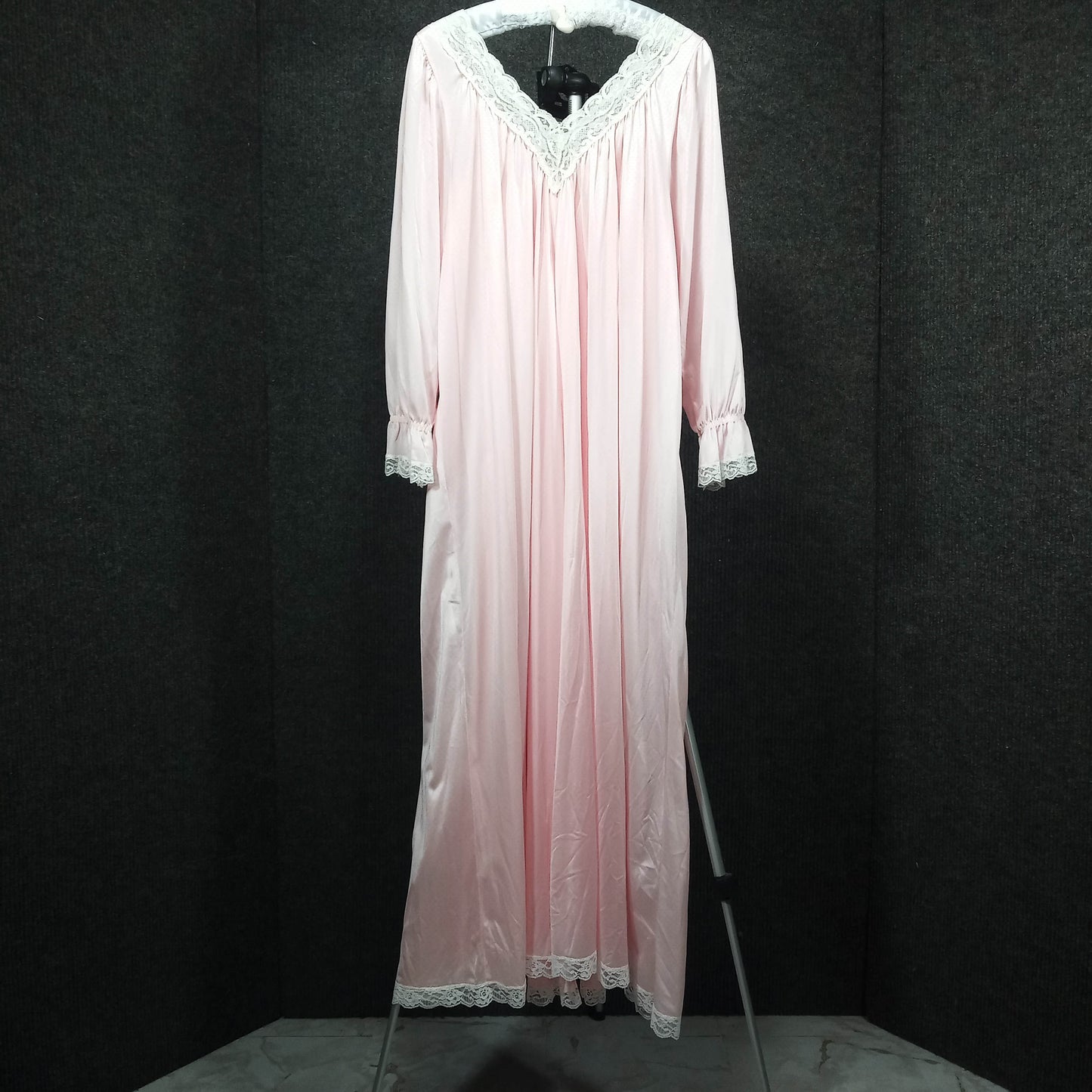 1950's Pink Pleated Large Nightgown with Lace Highlights by Eyefull