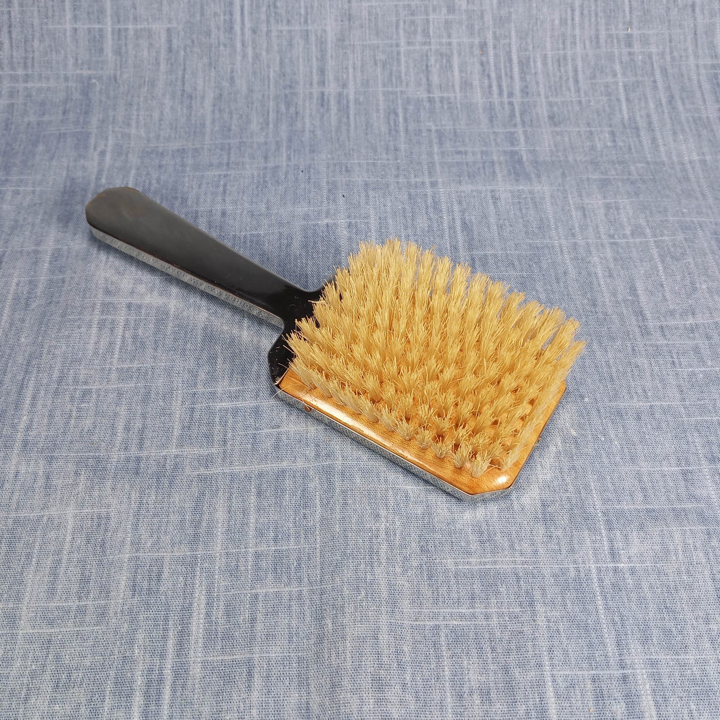 1920s Vintage Art Deco Hair Brush in Cream and Wood