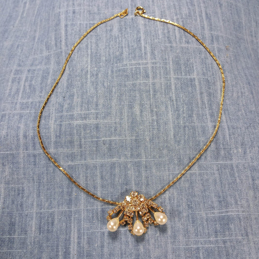 1960s Vintage Necklace with Pearl Beads and Clear Rhinestones